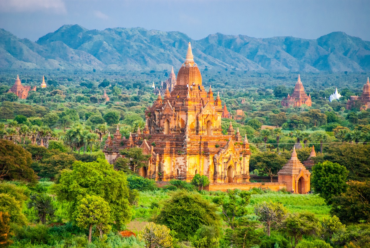 Temples en Birmanie dans l'ancien royaume de Pagan, à Bagan, Myanmar, Asie